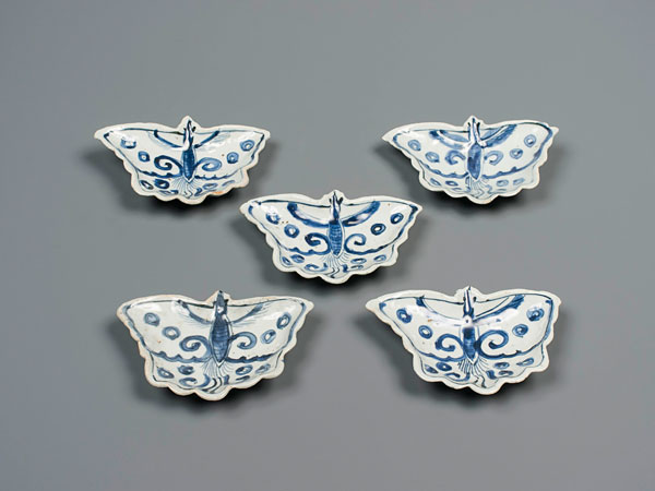 古染付 蝶向付 5客 - 京都・鴨東古美術會