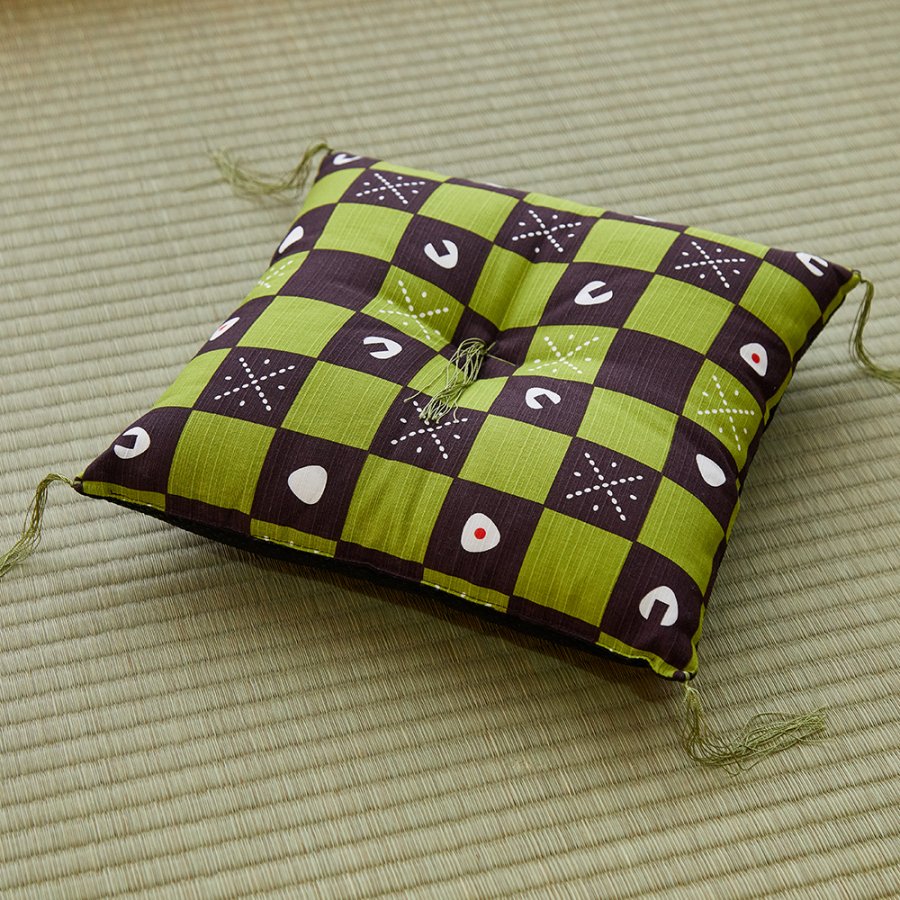 こども座布団（市松おにぎり）」について｜カトージの商品
