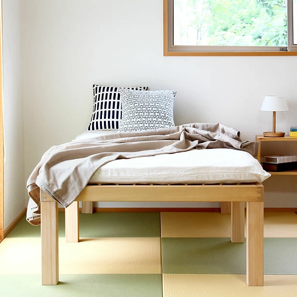 あ！かる～い！高級桐材使用、組み立て簡単シンプ すのこベッド