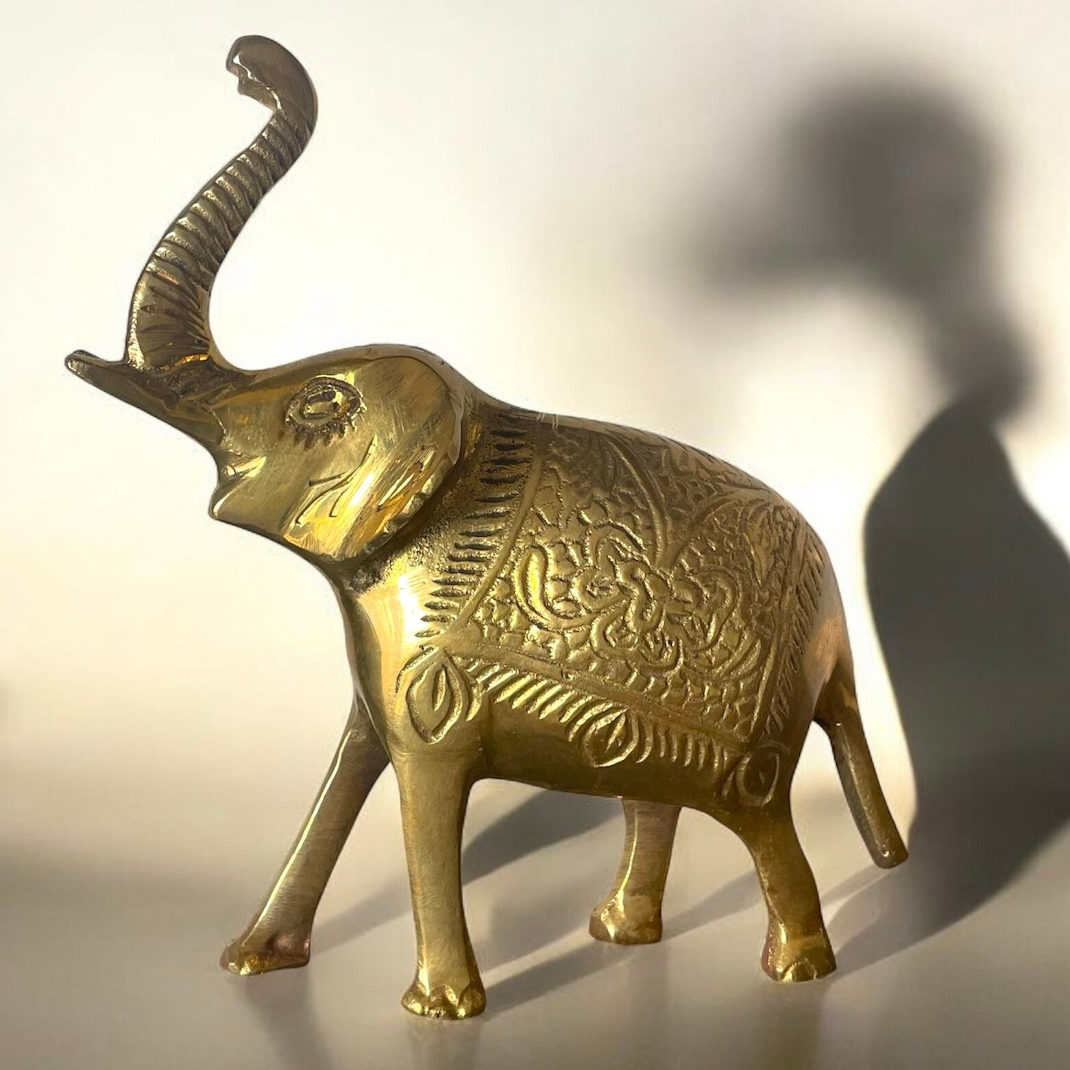 インテリアのアクセントに！温かみのある真鍮製 象の置物 | 雑貨屋かいらり
