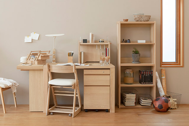 Kママ 高級 KARIMOKU おしゃれ学習机、キャビネット、ライト付き 学習