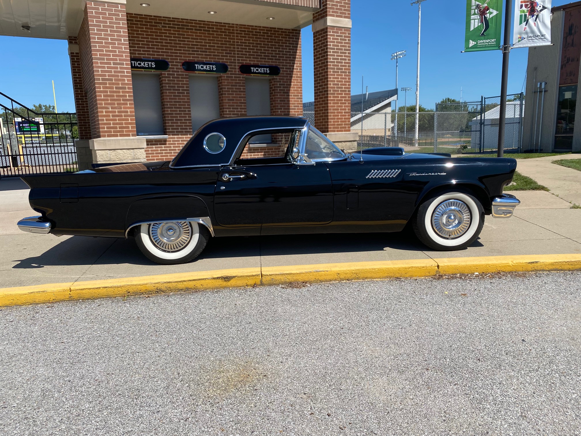 1957 Ford Thunderbird - $39,900 - Klemme Klassic Kars
