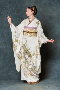 No.315 【残りわずか】【新品振袖/金彩友禅】【白】純白の振袖に金銀箔