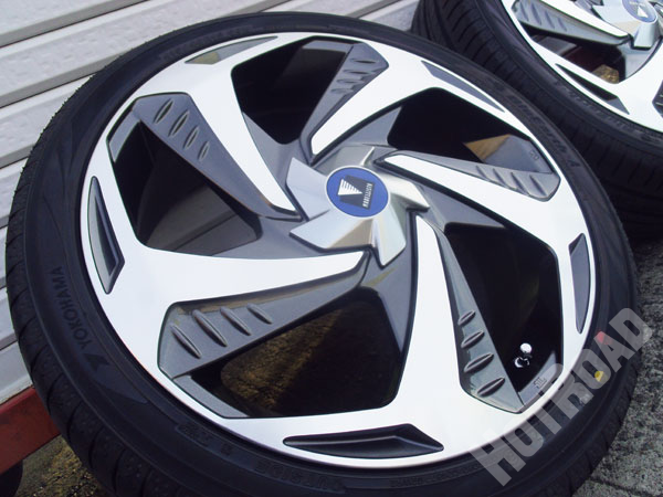 買取 新車外し 現行 50プリウス PHV モデリスタ 18インチ ホイール 215