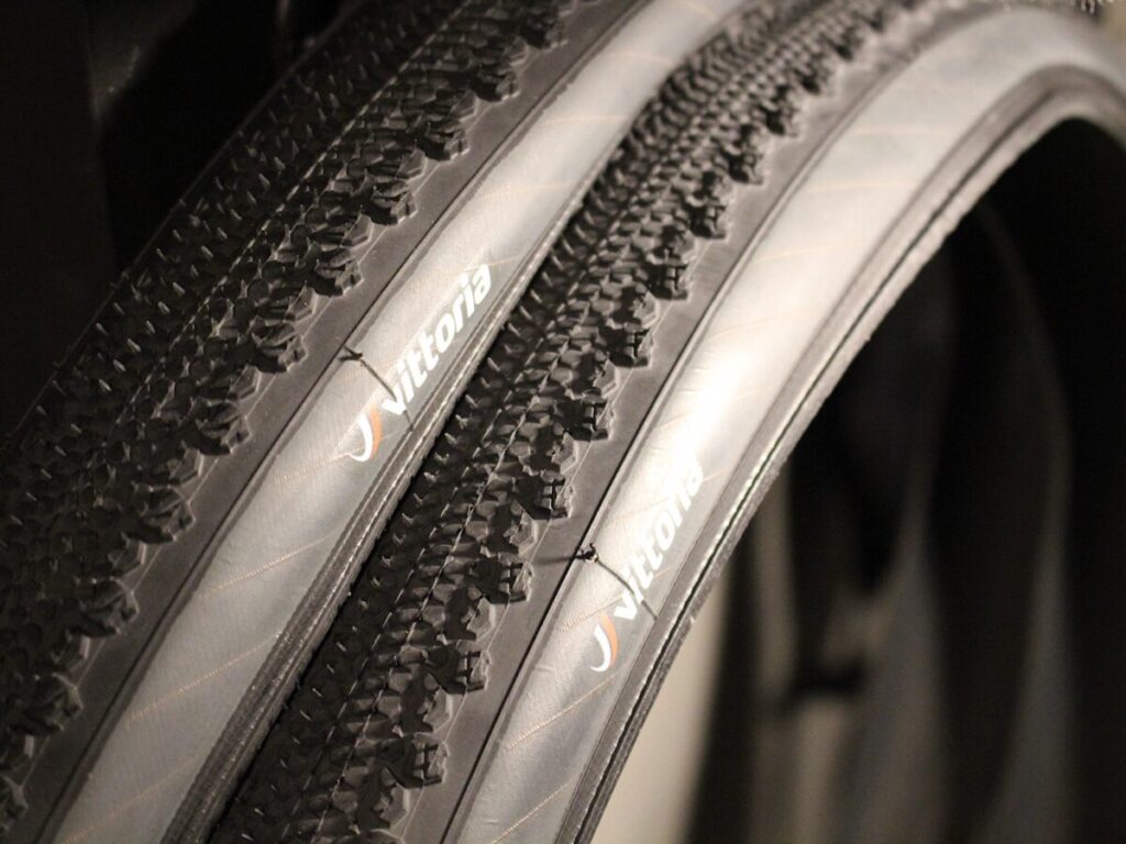 実験】Vittoria Terreno Dryの31cと33cを、手持ちのホイールで実測した