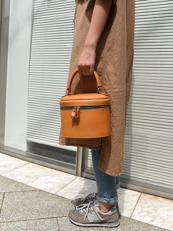 浴衣や普段使いにもおすすめの化粧ケース型レディースハンドバッグ