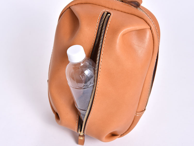 新作：立体ポケットボディバッグ(F-9)｜革鞄・革小物のHERZ公式通販