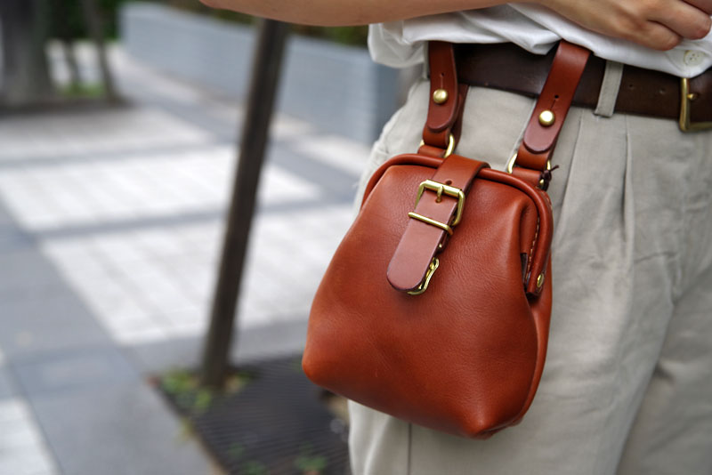 身軽に動きたい夏！名古屋店のおすすめベルトポーチ｜革鞄・革小物の