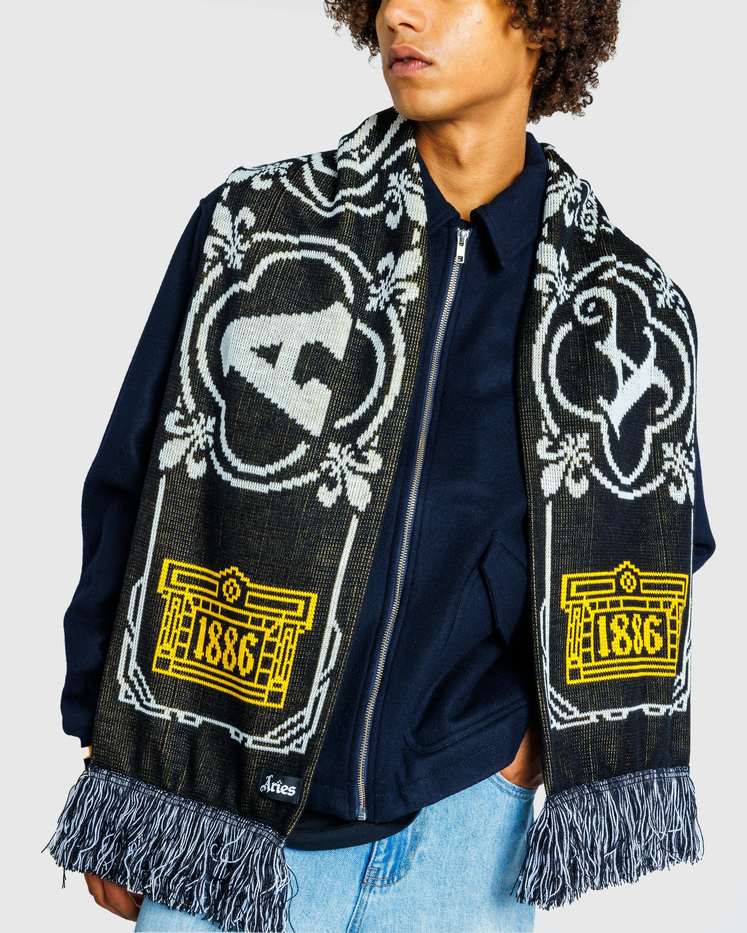 Aries x Arsenal – Bust Logo Scarf Black
