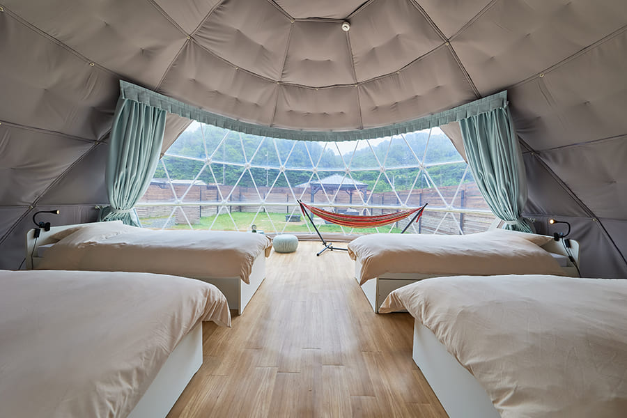 アウトドアを満喫したいなら、グランピスパ瀬戸内のドームとコテージが