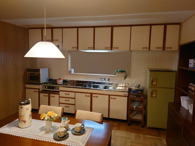 昭和レトロのキッチン・「さくらDX」を再現。 大阪中之島美術館