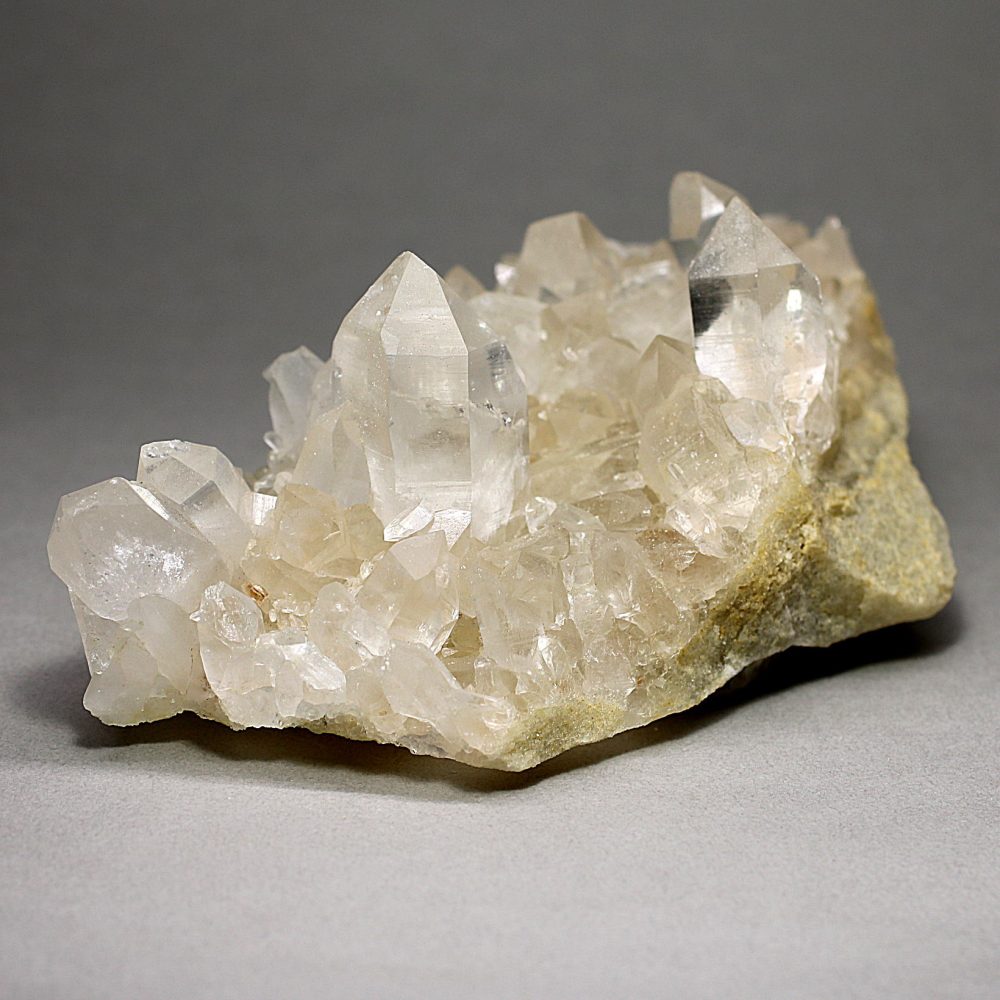 特別価格/高品質・マニカラン産]ヒマラヤ水晶クラスター/原石/淡い