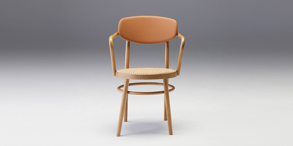 秋田木工 ダイニングチェア（肘付き）「AC-1」ナラ材ホワイトオーク色