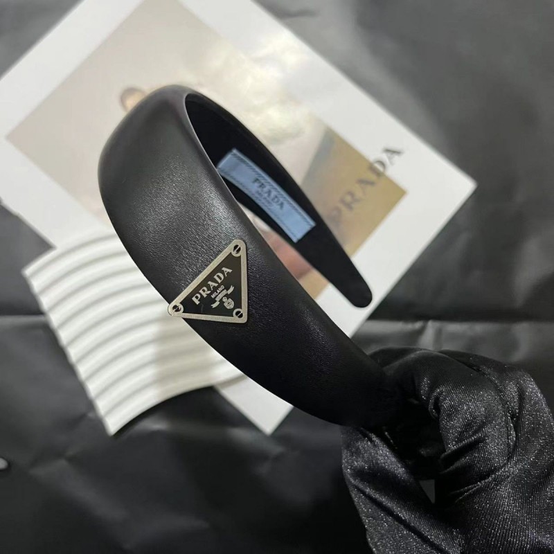 プラダ レザー カチューシャ Prada ヘアバンド ヘアターバン 痛くない
