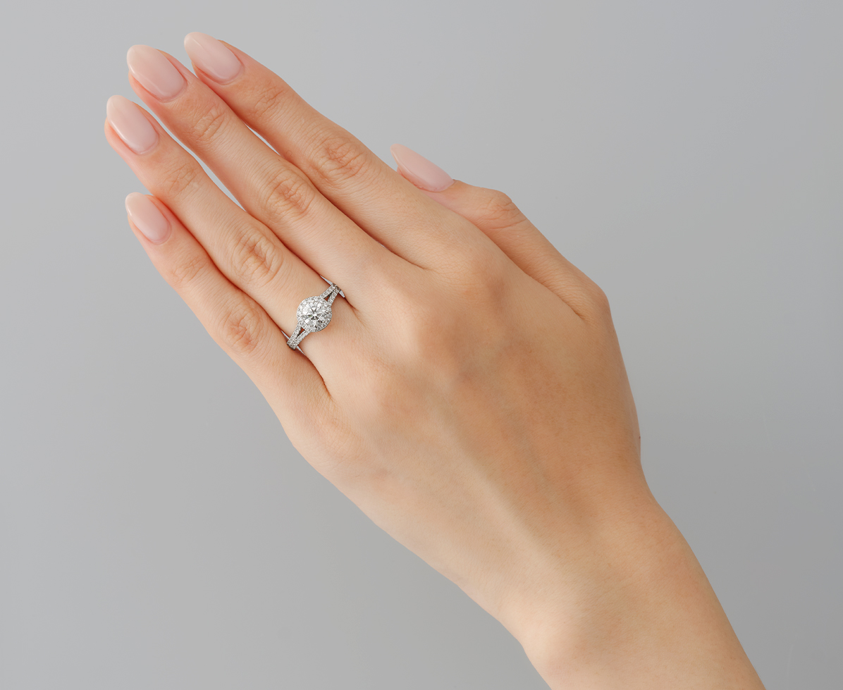 クエーサー【銀座本店 限定展示】｜婚約指輪（エンゲージリング