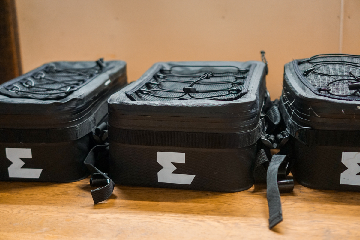 エンデュリスタン「パニアトッパー」と「テールパック」の違いは？リア