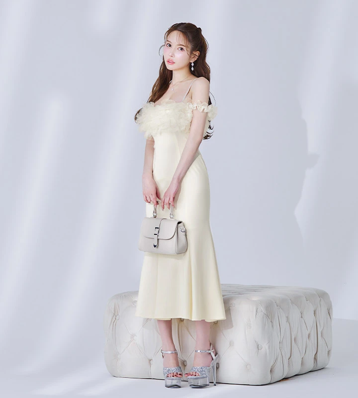 sifeel/シフィール】ボリュームレースオフショルマーメイドミディアム