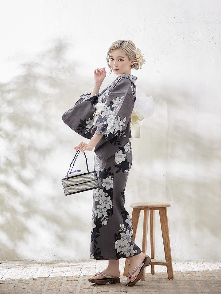即日発送】【浴衣】クラシカルグレーの百合浴衣 【浴衣3点セット 浴衣