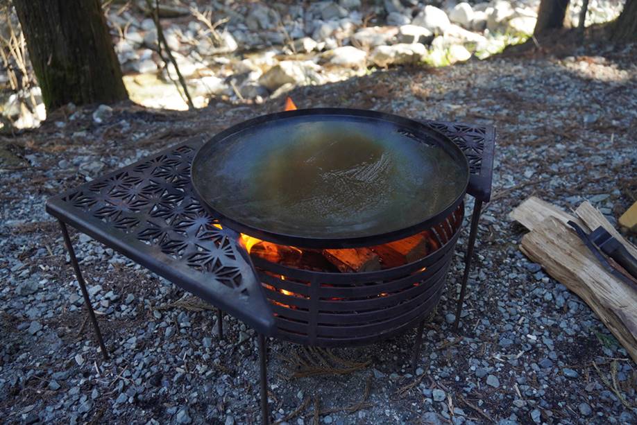 mouncol (マウンコル)】無骨すぎる焚き火台 by sanzoku mountain