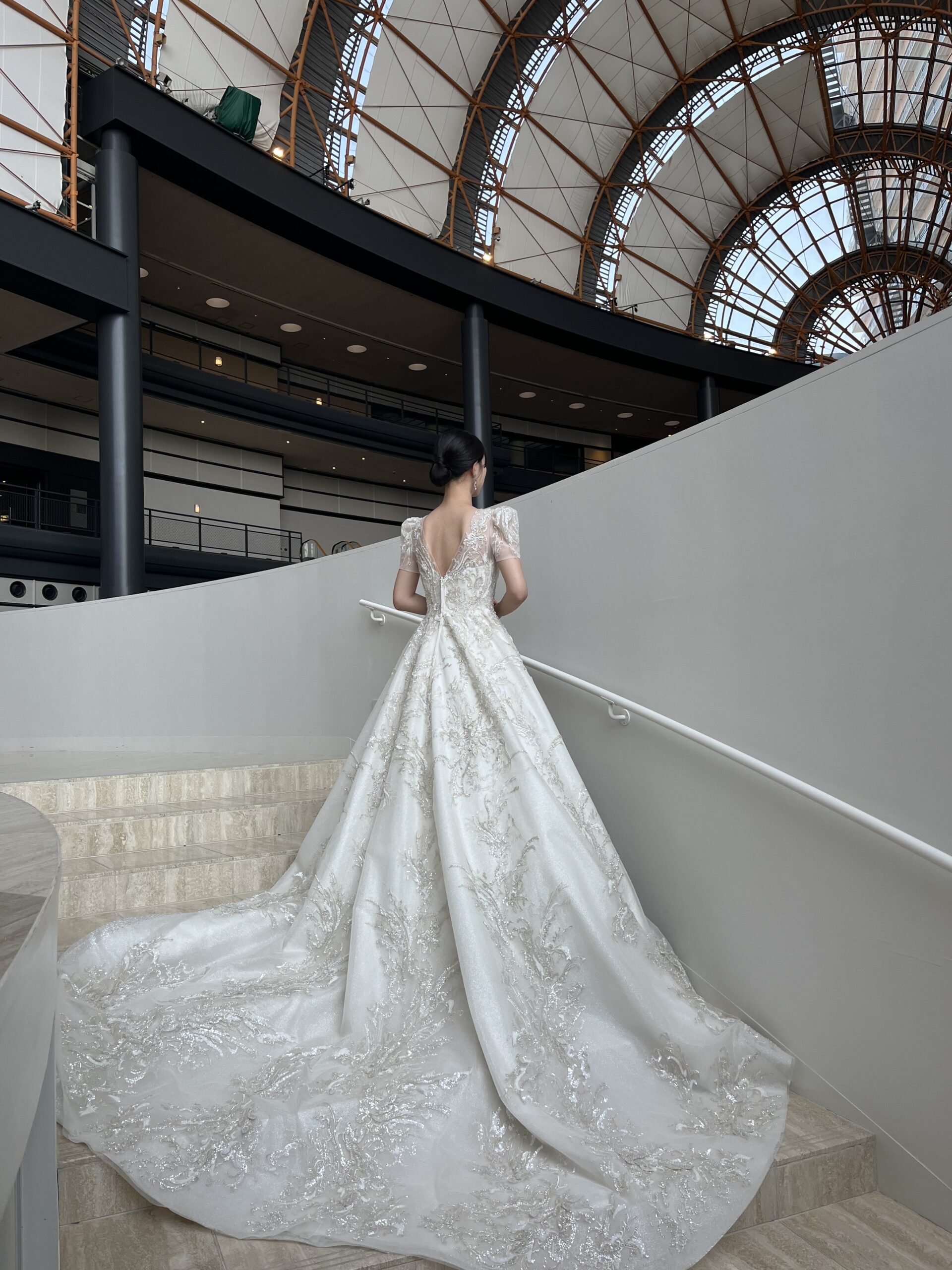 おすすめウェディングドレスの紹介＝esum(エスム)の”Sargent