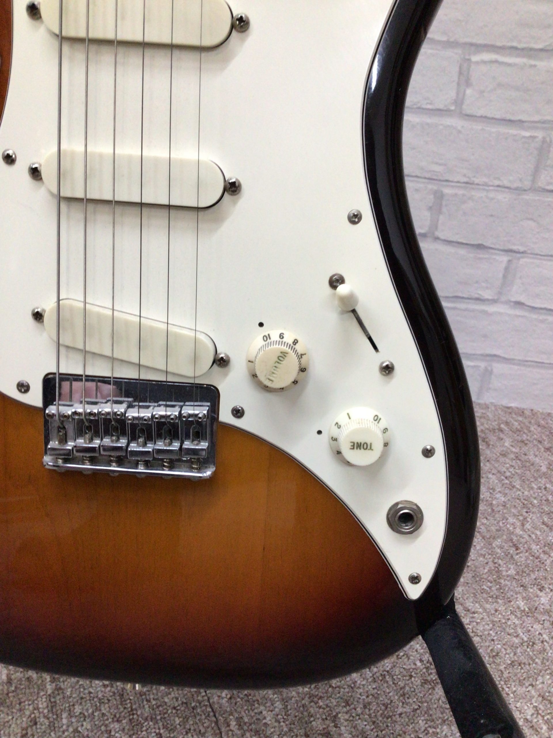 Original Fender Bullet S3 1982 Sunburst - Old Hat Guitars