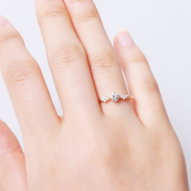 K18/Pt「中石0.2ct ヴァルナ」エンゲージリング｜【オレフィーチェ