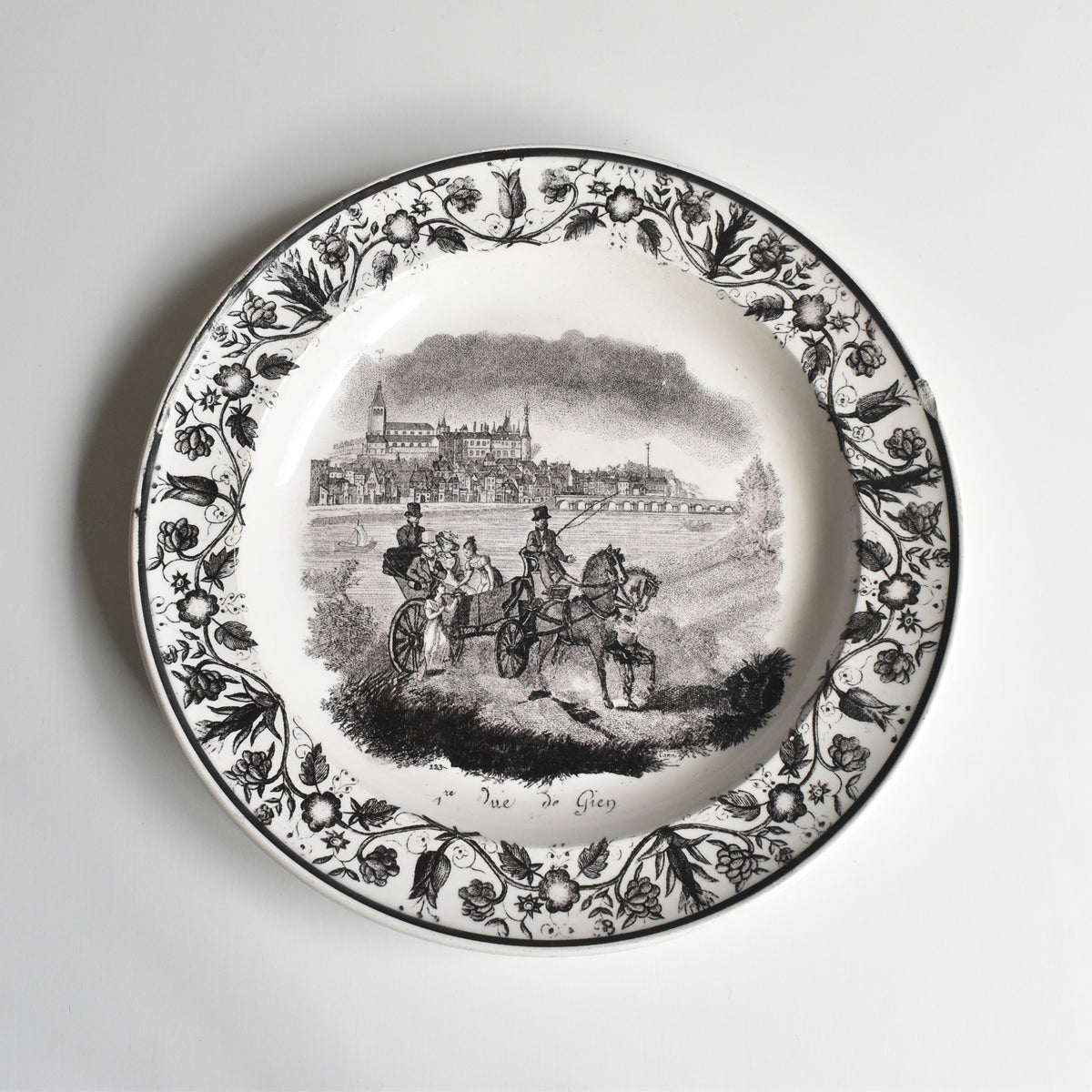 antique-plate-gien-vue-de-gien