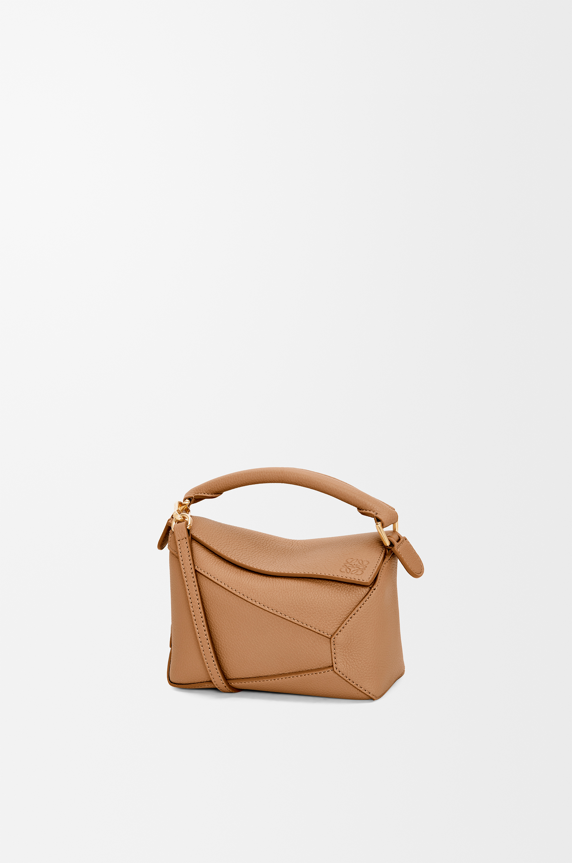 パズルエッジ バッグ ミニ（ソフトグレインカーフ） ブラウン - LOEWE