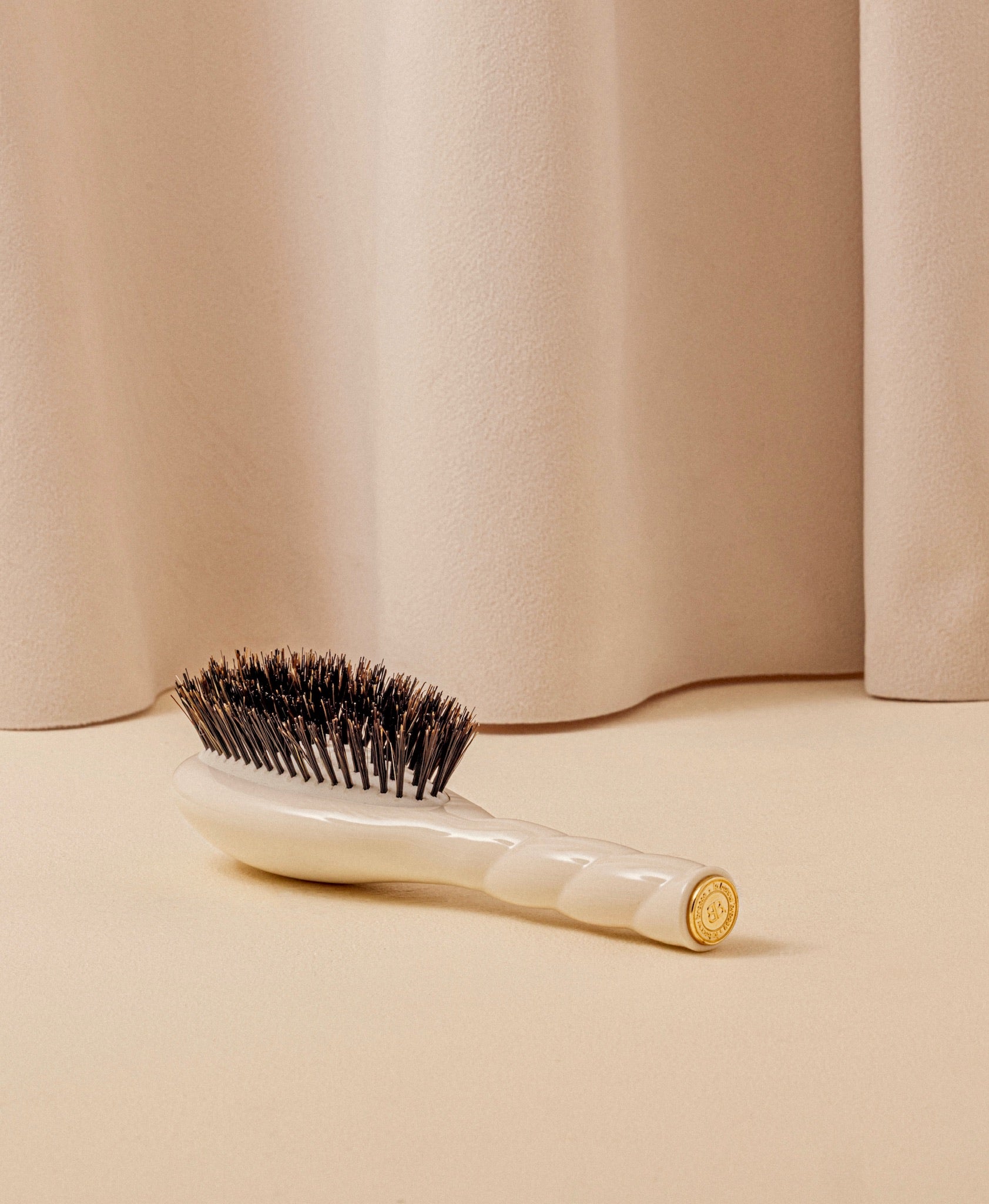 Creamy White Universal Boar Bristle Small Brush | La Bonne Brosse