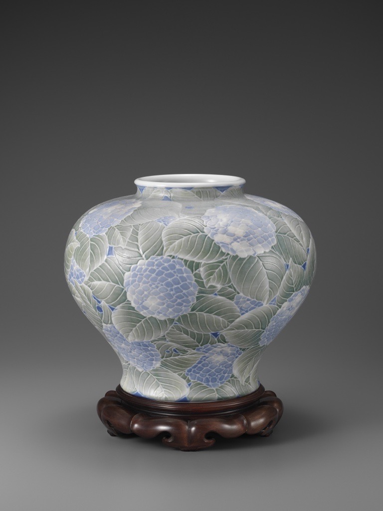 板谷波山《彩磁紫陽花模様花瓶》 - 国立工芸館