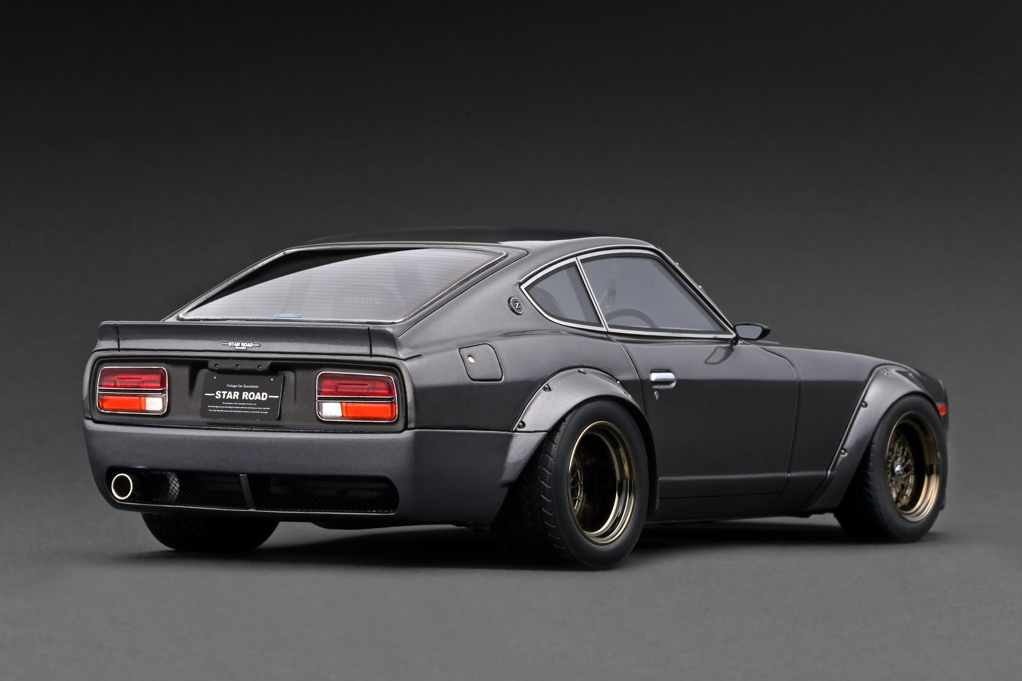 Ignition Model 1:18 Nissan Fairlady Z (S30) STAR ROAD in Gun