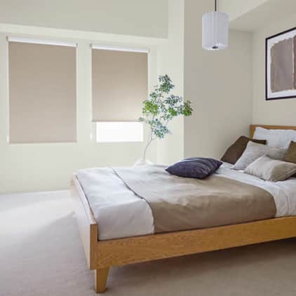 遮光大型ガイドレールタイプ ロールスクリーン トーソー(TOSO)｜ロール