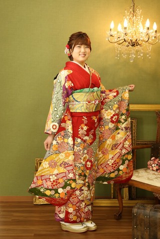 振袖レンタル 成人式振袖 着物】振袖-375赤豪華金彩金駒刺繍 | 姫路の