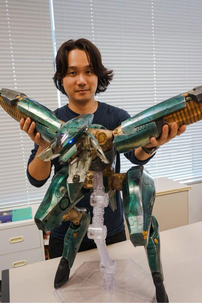 Final version of the huge Metal Gear RAY model arrives at Kojima