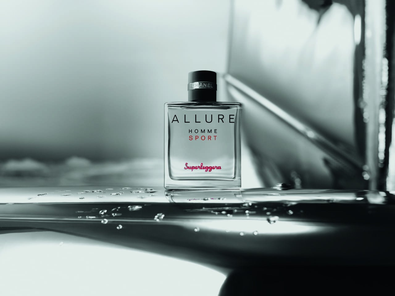 シャネルから新香水「アリュール オム スポーツ スーパーレッジェーラ