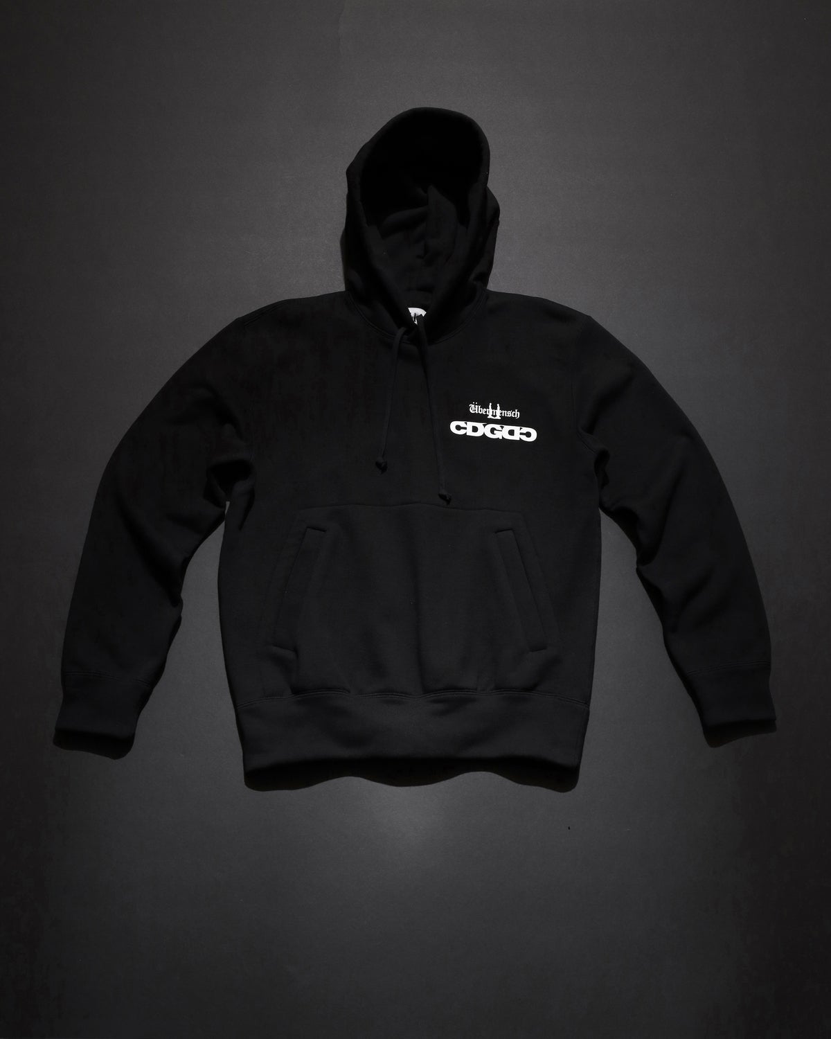 コム デ ギャルソンの「CDG 」と「G-DRAGON（ジードラゴン）」が超級