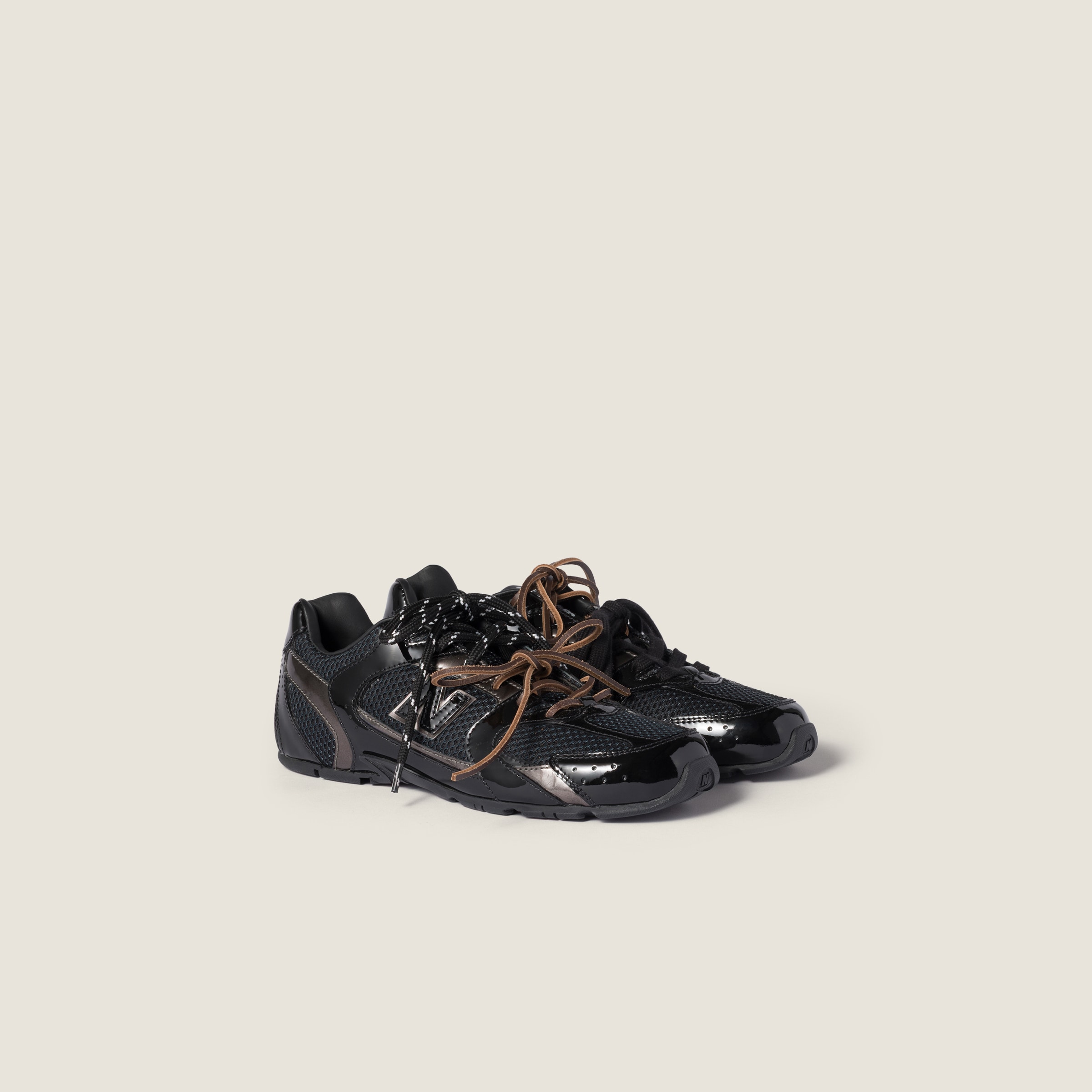 Black/anthracite Gray New Balance X Miu Miu 530 Sl Patent Leather