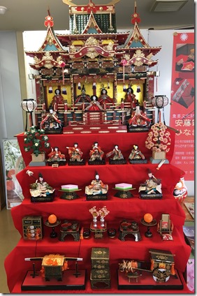 御殿飾りのお雛さま」を展示しました。 | 一般社団法人 南アルプス市