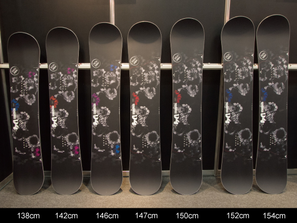 18-19 NOVEMBER(ﾉｰﾍﾞﾝﾊﾞｰ) / D4・スノーボード [138cm,142cm,146cm