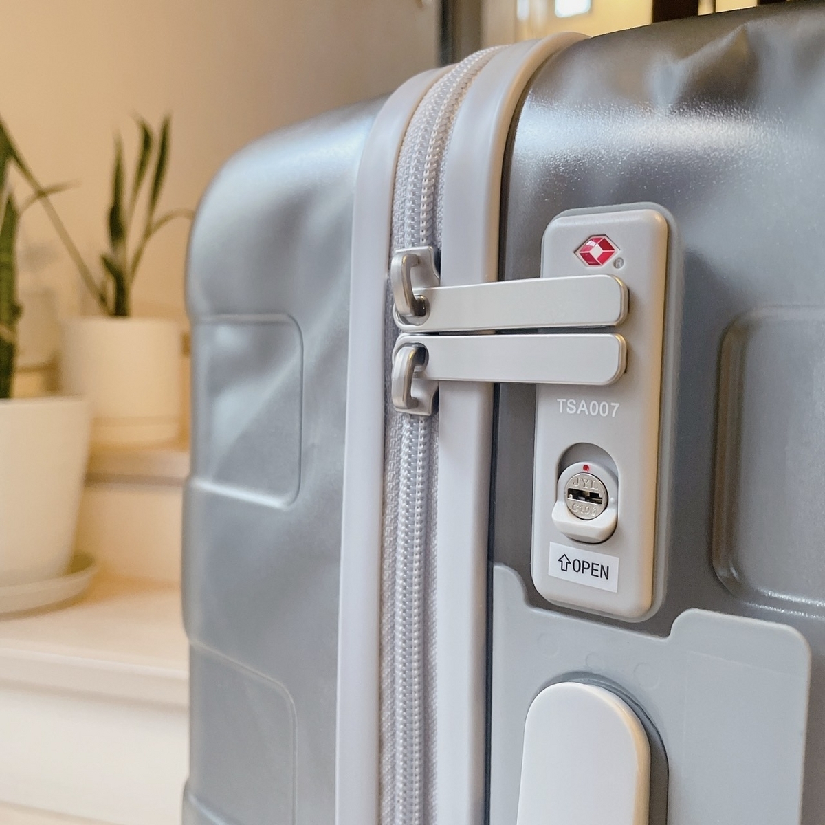 銀座限定！超レア無印良品のハードキャリーケース】透明は推し活に