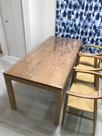 無印良品 引出付きテーブル【800×1800】にマットを敷いた事例 | 透明