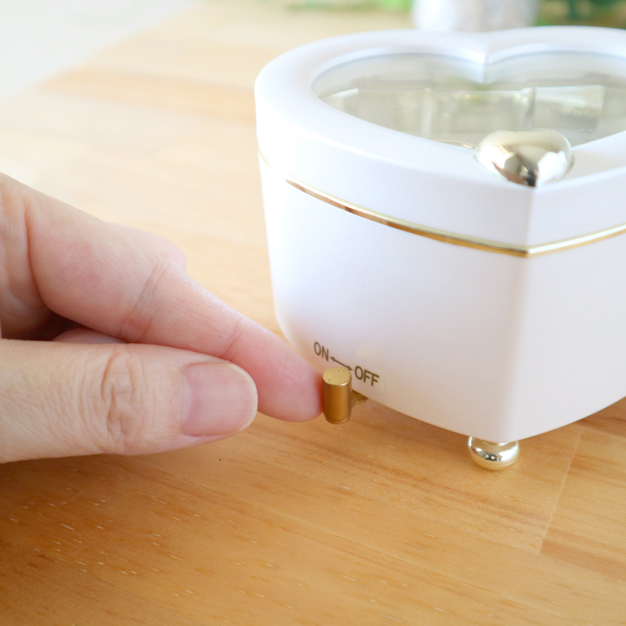 お買い得モデル！ハートBOX（小）18弁（在庫曲）オルゴール ｜株式会社