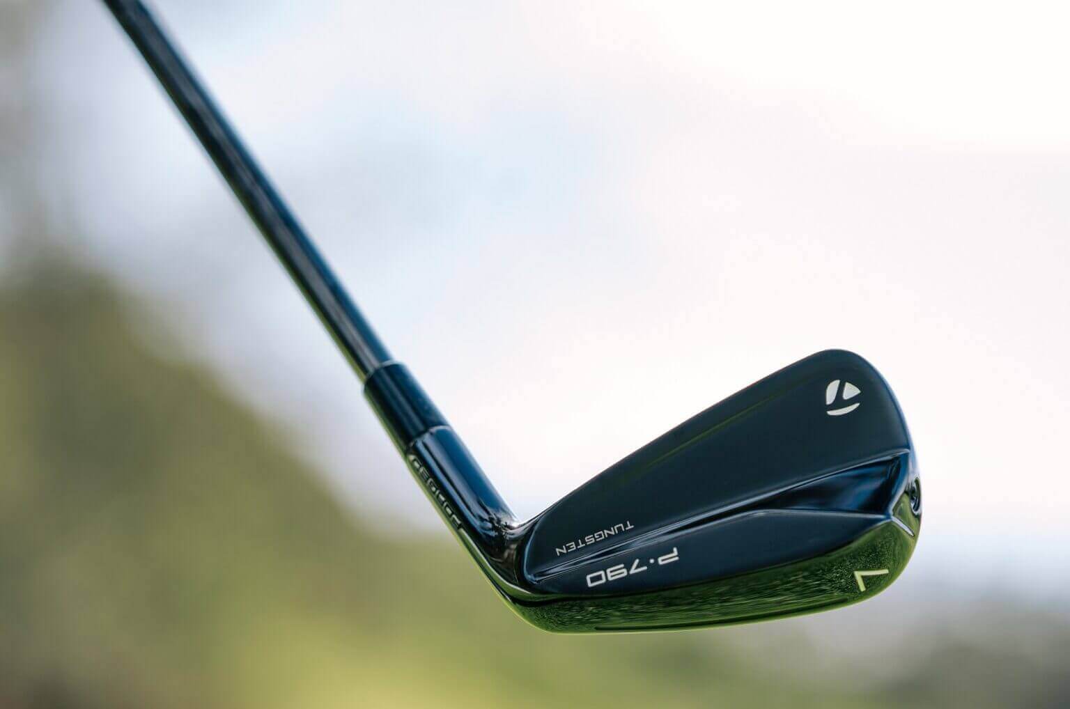 テーラーメイド「P790」アイアンのブラックバージョンが発売！