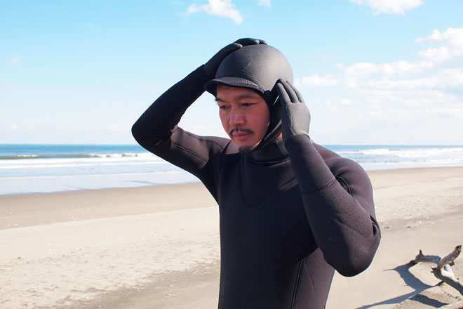 寒さに耐える冬のサーフィン”はもう古い！？『Z1サーフスーツ 4mm x