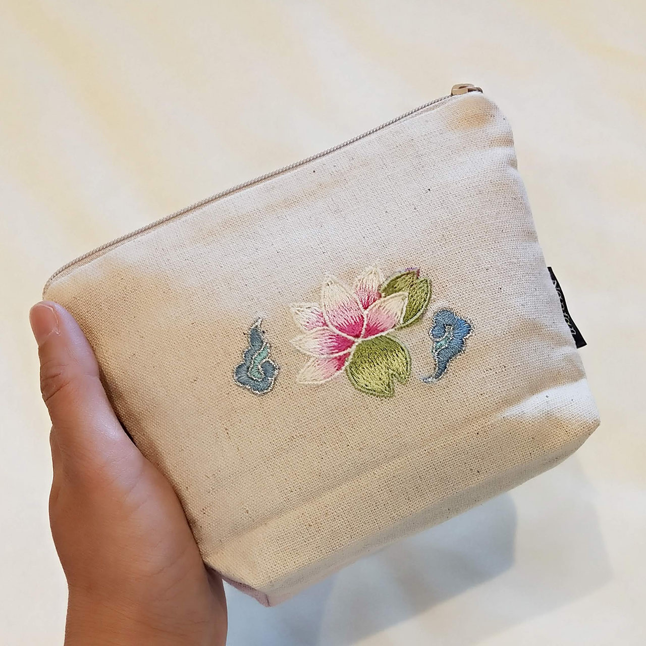 刺繍ポーチ（HASU)