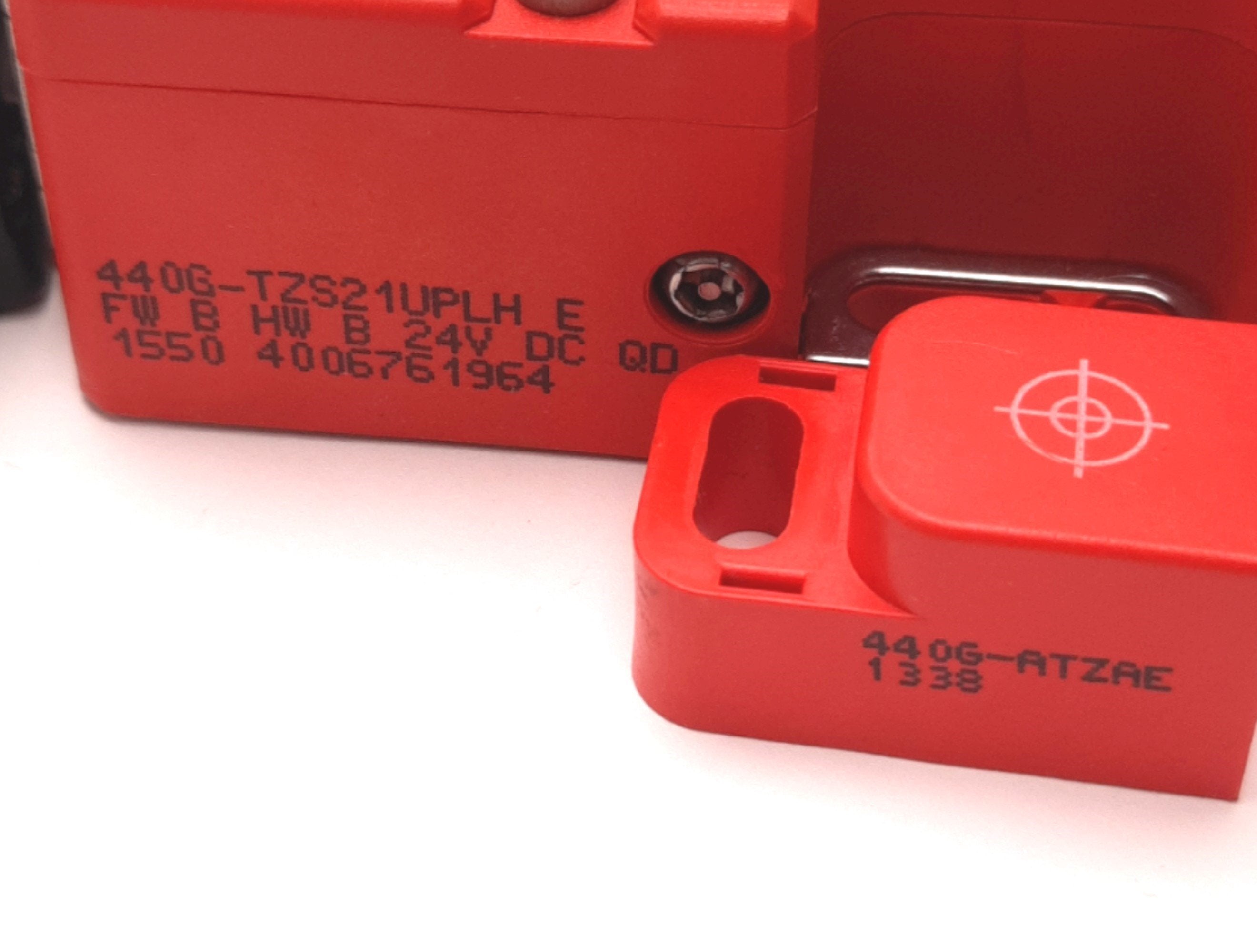 Allen Bradley 440G-TZS21UPLH GuardMaster Interlock Switch w Key