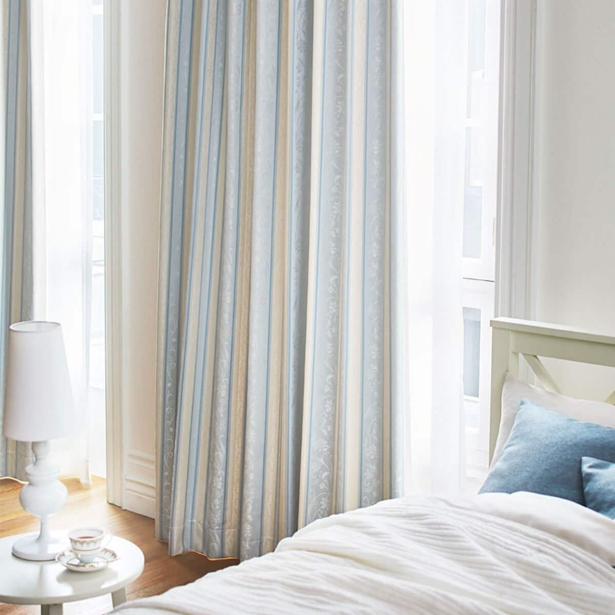 遮光1級・遮熱・遮音オーダーカーテン レティ ブルー4層 2倍ヒダ(幅