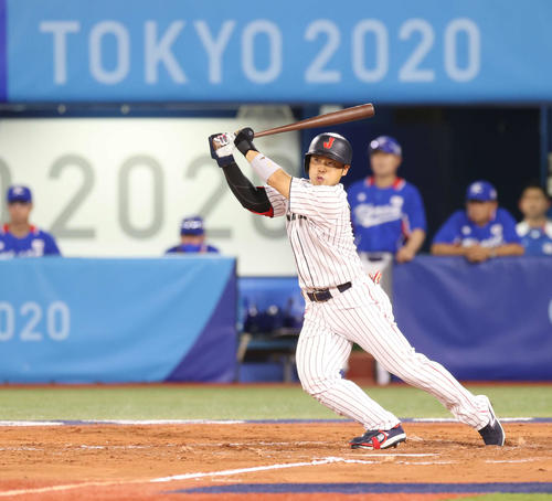 侍近藤健介の一ゴロがリプレー検証に… 判定の焦点は二塁を目指す意志