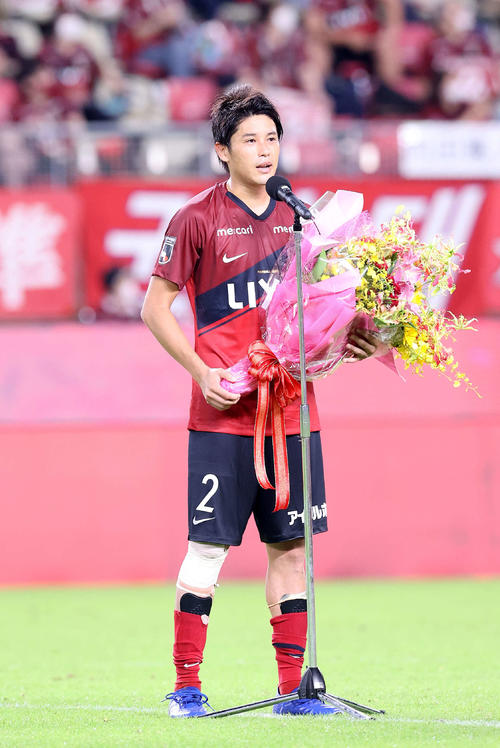 鹿島内田涙声の引退あいさつ「申し訳ない」「感謝」 - J1 : 日刊スポーツ