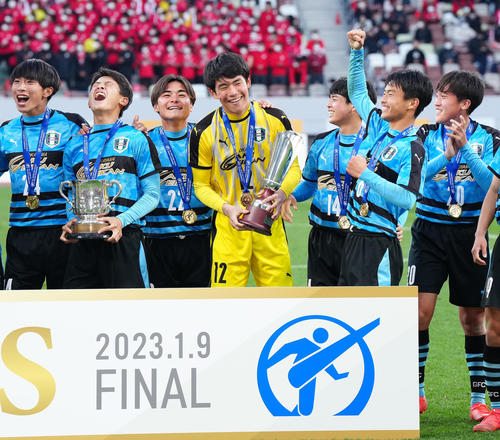 高校サッカー】J2岡山が岡山学芸館初優勝を祝福「次は私たちがJ2の